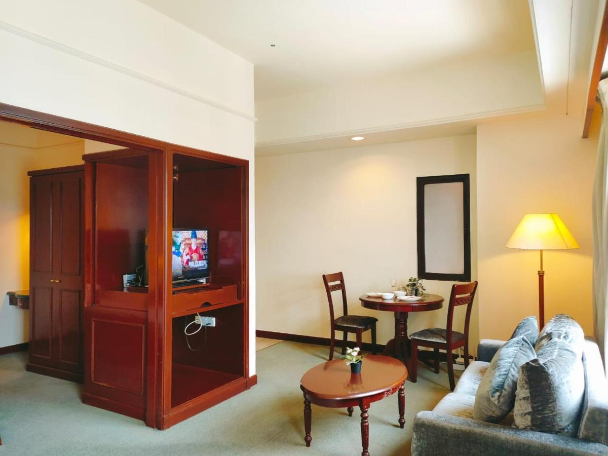 Luxhouz Suites At Times Square クアラルンプール エクステリア 写真