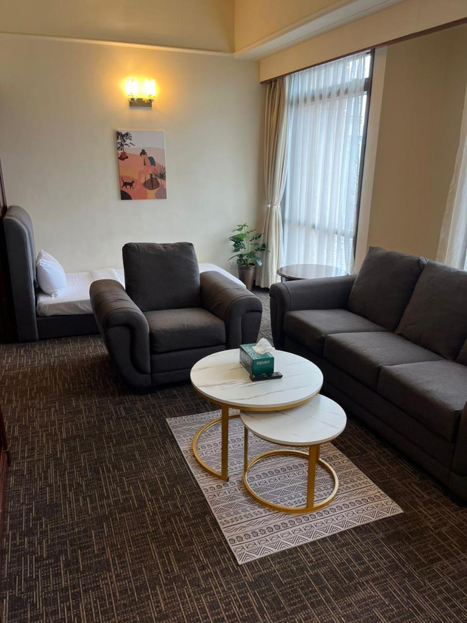 Luxhouz Suites At Times Square クアラルンプール 部屋 写真
