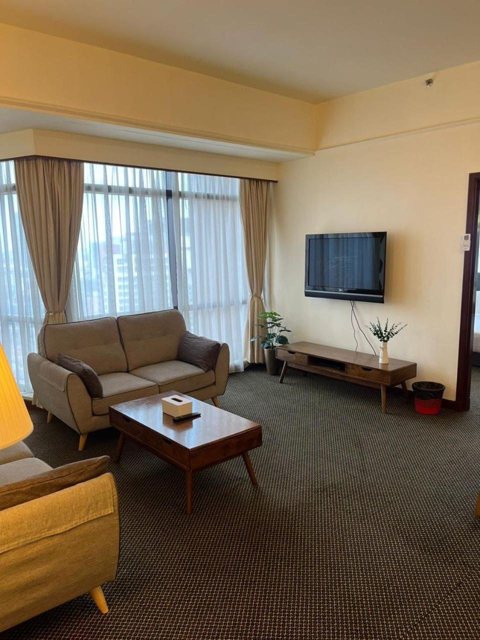 Luxhouz Suites At Times Square クアラルンプール エクステリア 写真