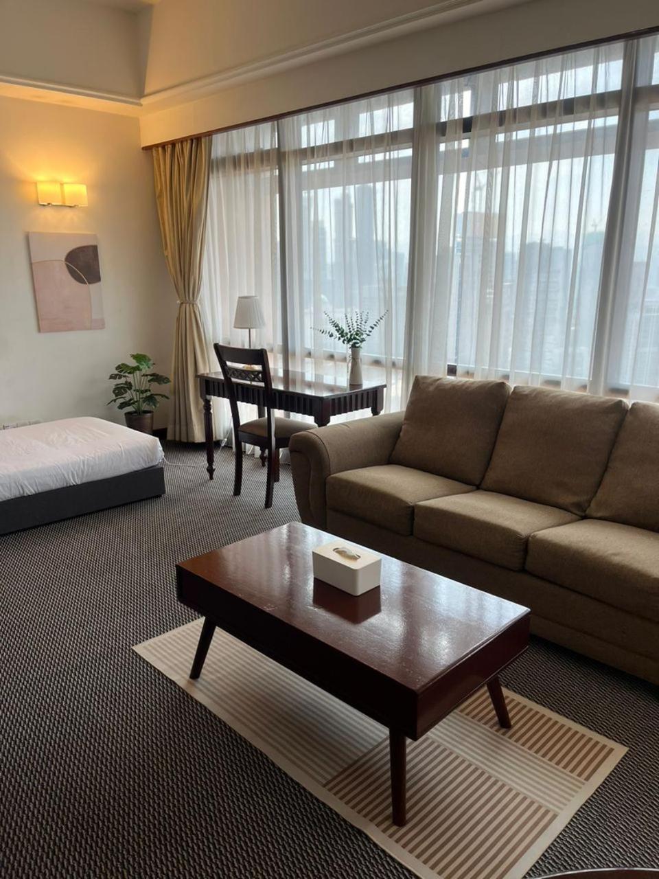 Luxhouz Suites At Times Square クアラルンプール エクステリア 写真